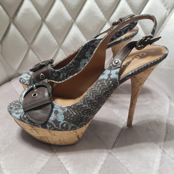 ****SOLD****Guess Heels - Picture 2 of 7